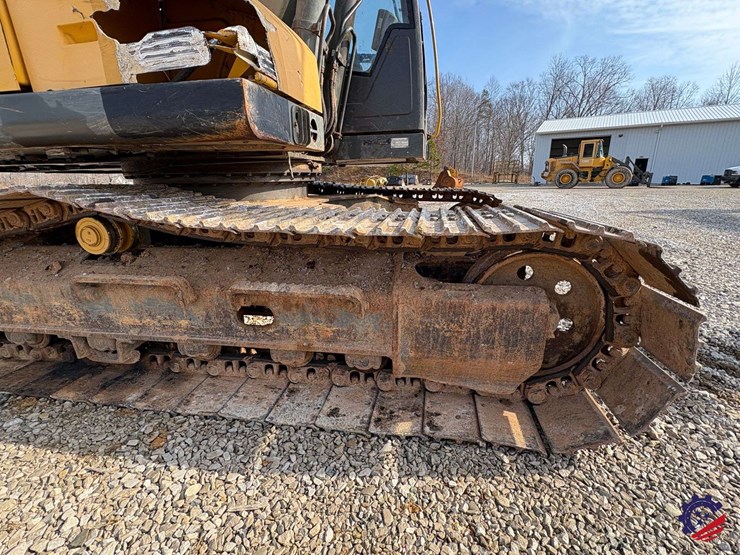 2012-volvo-ec140dl-image-16