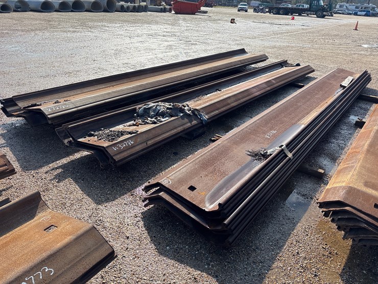 #2777-•-lot-of-approx-16-sheet-piling-20ft-image-1