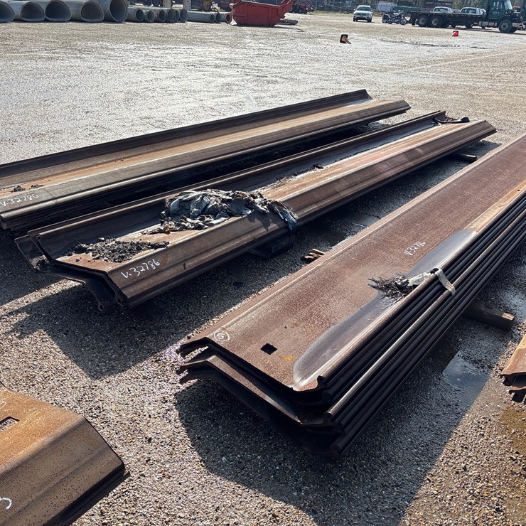 #2777 • LOT OF APPROX 16 SHEET PILING 20FT