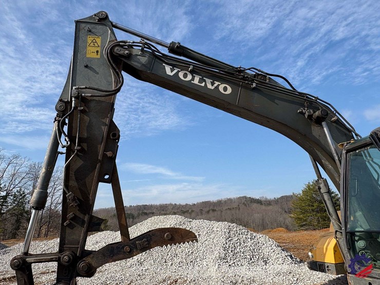 2012-volvo-ec140dl-image-23