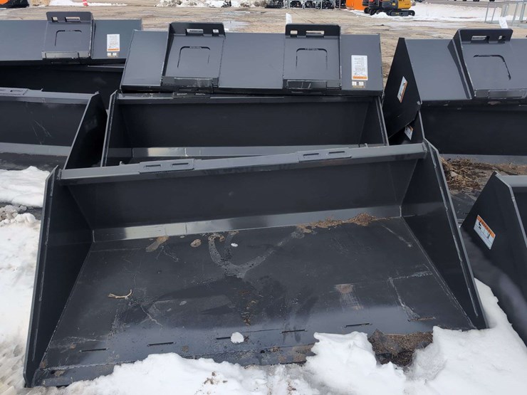 (1)-wolverine-66"-skid-steer-track-duty-bucket-tdb-11-66w-image-1