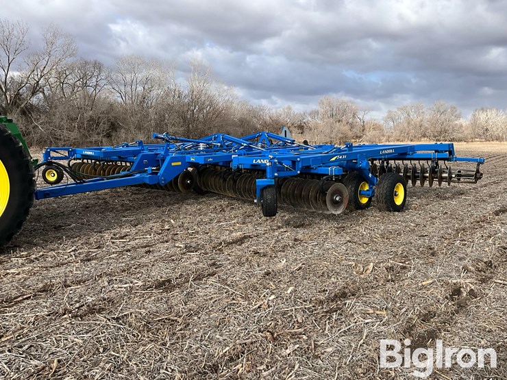 2016-landoll-7431-29-image-9