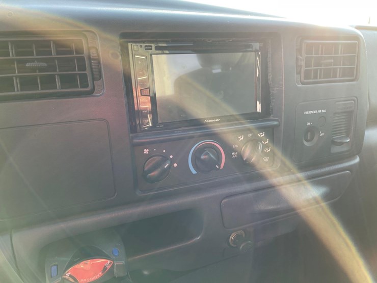 2001-ford-f250-image-17