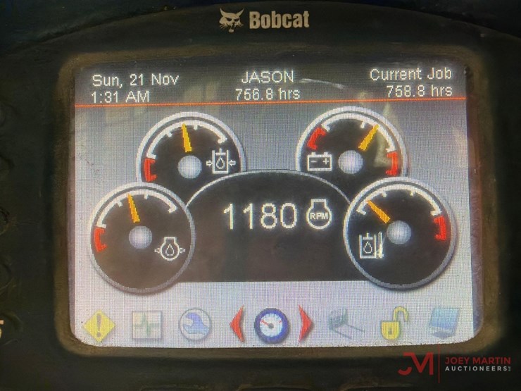 2015-bobcat-t770-image-28