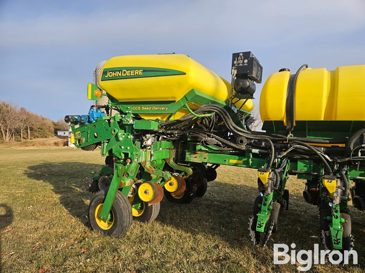 2009-john-deere-1770nt-image-15