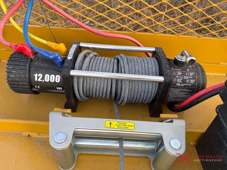 12,000-lb-winch-skid-steer-attachment-image-5