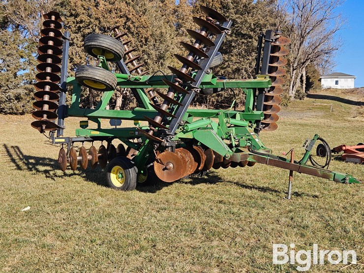 1998-john-deere-637-image-1