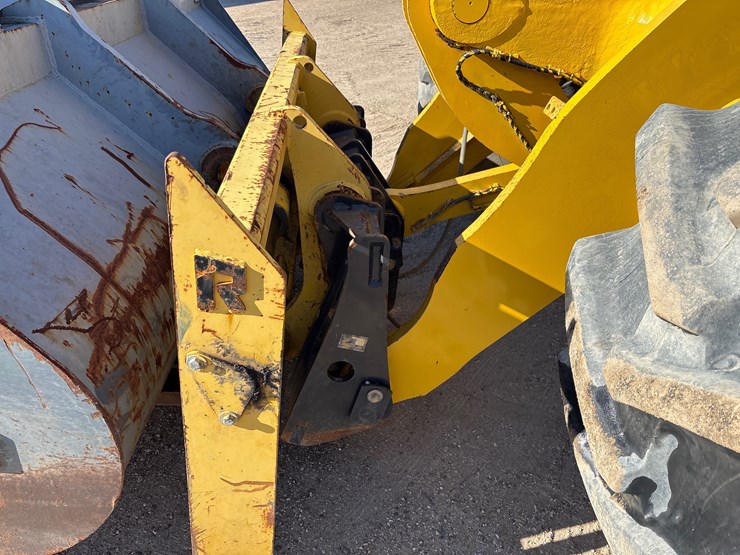 2023-komatsu-wa320-8-image-16