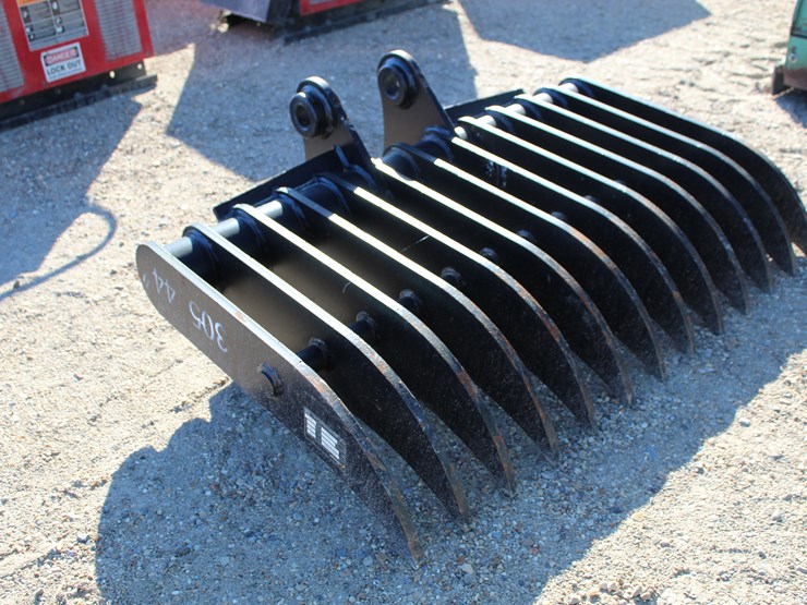 #3467-•-44in-rake-fits-cat-305-excavator-image-2