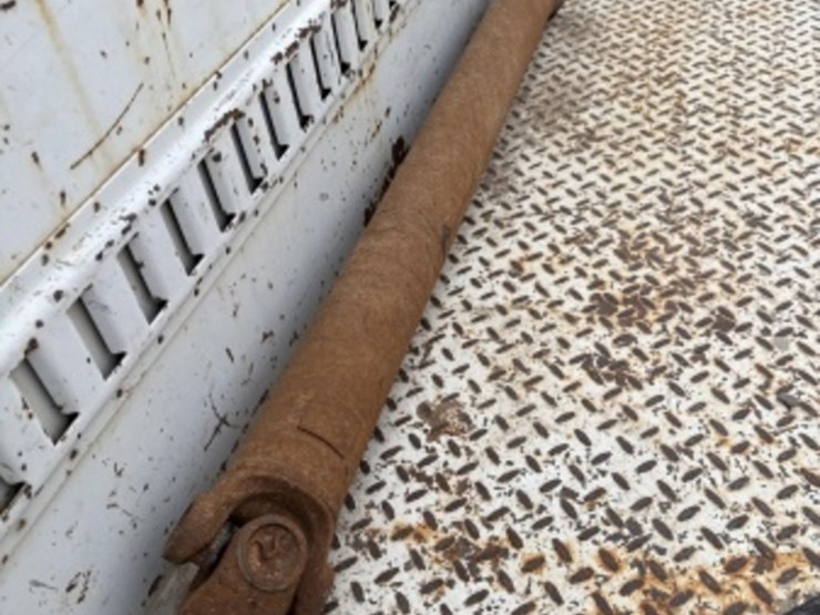 2016-ford-f550-image-13