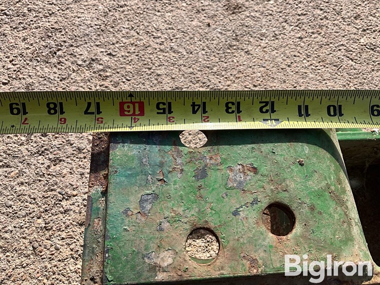 john-deere-tractor-front-weight-bracket-image-9