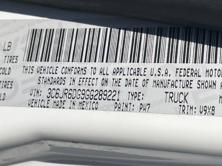 2016-dodge-1500-image-37