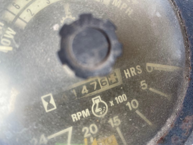 tag-#312,-1981-ih-886-diesel-tractor-image-31