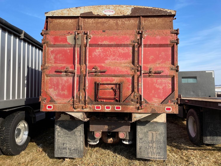 tag-#322,-1978-ih-grain-truck-image-12