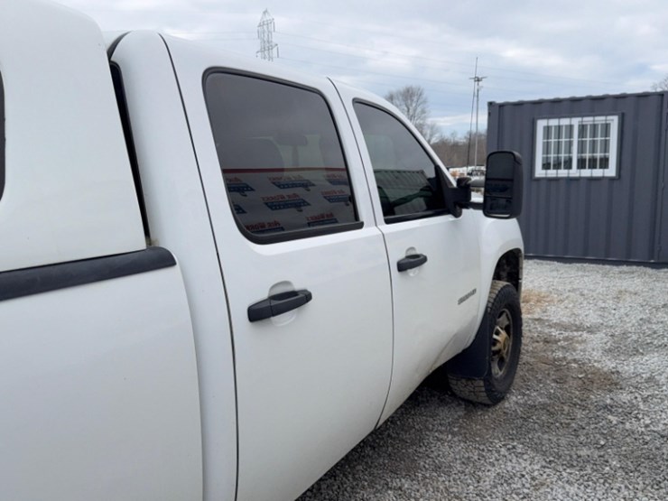 2014-gmc-2500-image-15