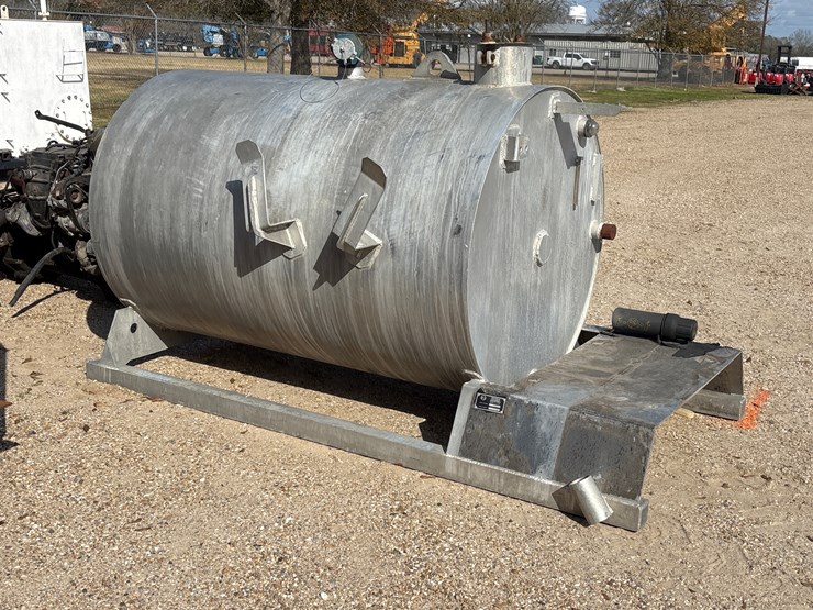 #33179-•-fuel-tank,-skid-mtd-image-1