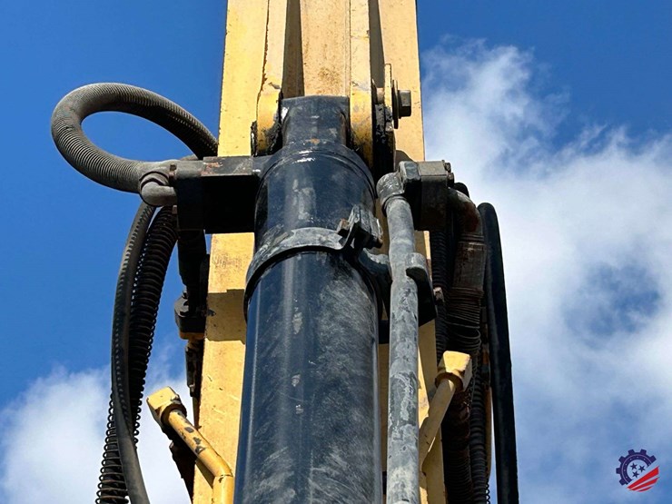 2017-caterpillar-318fl-image-37