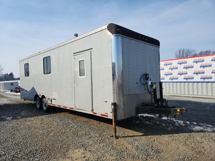 loadmaster-28'-kitchen-trailer,-enclosed,-tandem-axle,-windows,-water-heater,-counters,-sink-image-1
