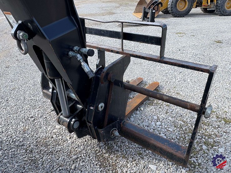 2019-caterpillar-tl642d-image-21