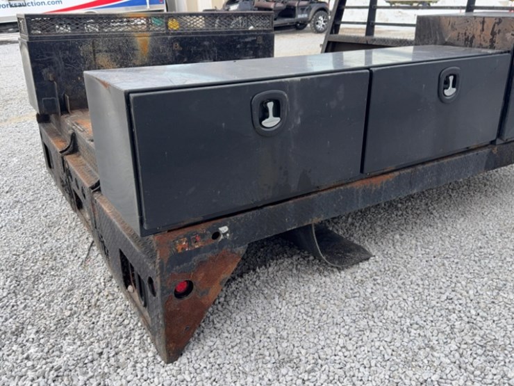 buyer's-products-bbe-black-8'-truck-bed-w/-tool-boxes,-safety-flasher-on-top-image-3