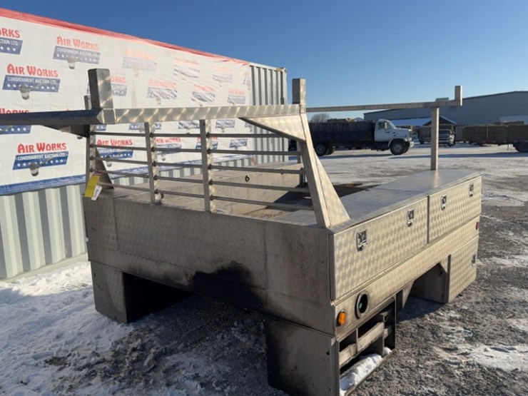 8'-8"-aluminum-truck-bed-with-ladder-rack,-spare-tire-image-12