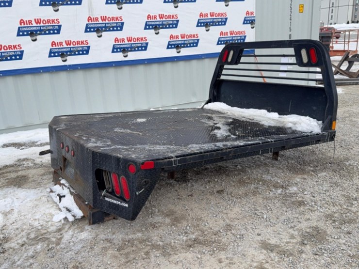 cm-model-1510338,-sn#-mb00175700-black-truck-bed-image-14