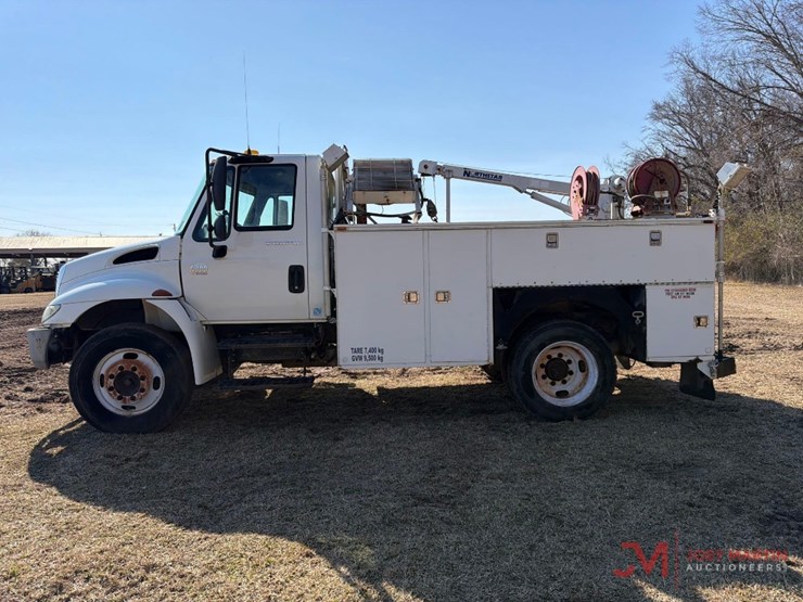 2003-international-durastar-4300-image-6