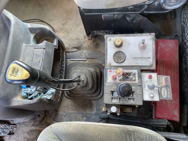 tag-#154,-2000-sterling-tri-axle-dump-truck-image-27