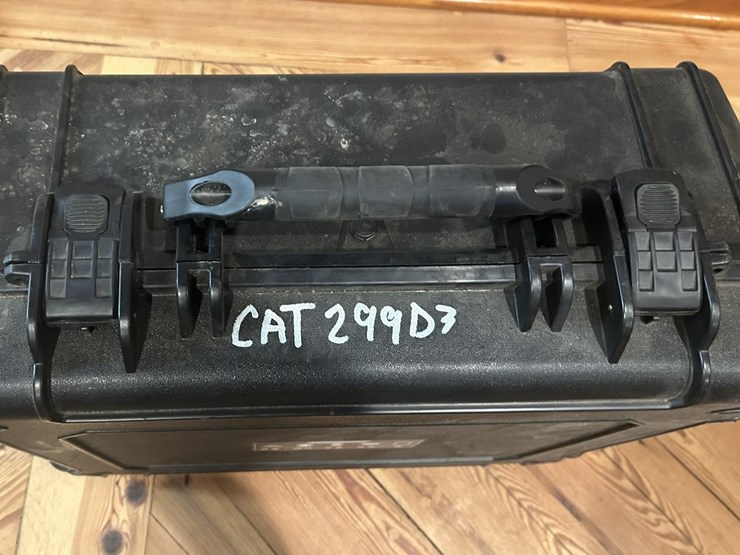 2022-caterpillar-299d3-image-36