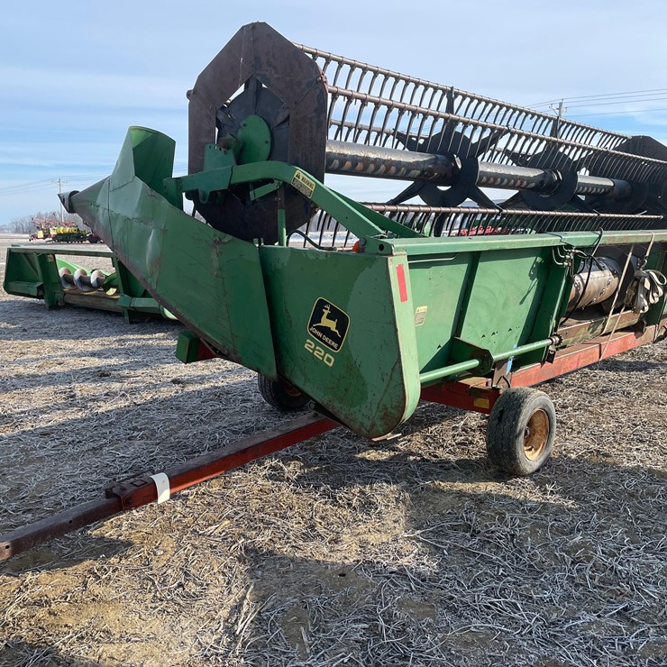 JOHN DEERE 220