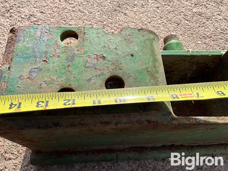 john-deere-tractor-front-weight-bracket-image-10