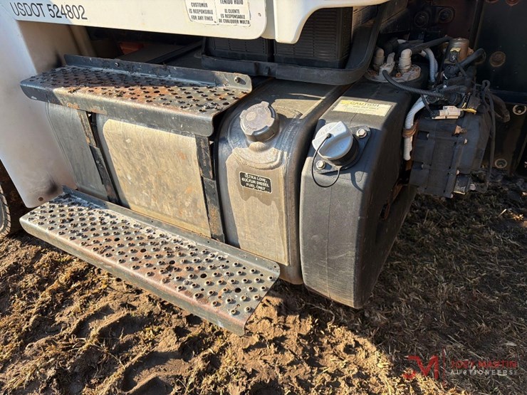 2017-freightliner-water-truck-image-10