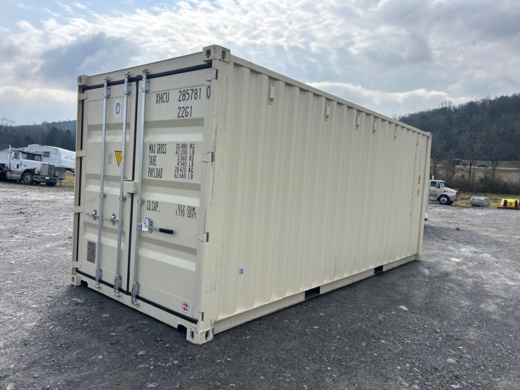 #1299 • 2025 20’ STORAGE CONTAINER (#XHCU2857810) (Remove hay inside ...