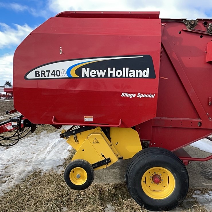 NEW HOLLAND BR740A