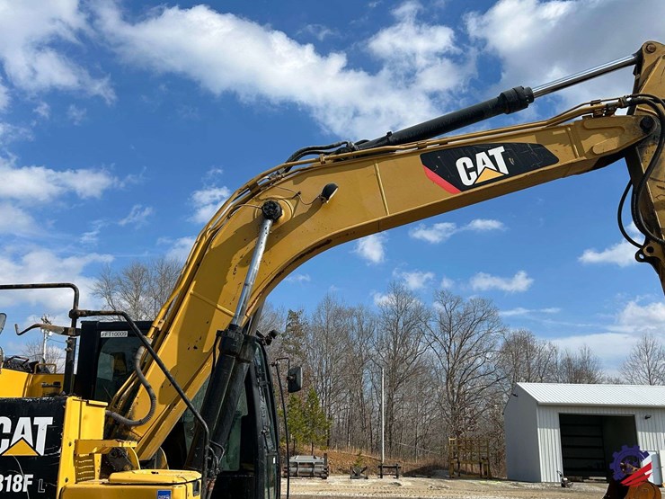2017-caterpillar-318fl-image-9