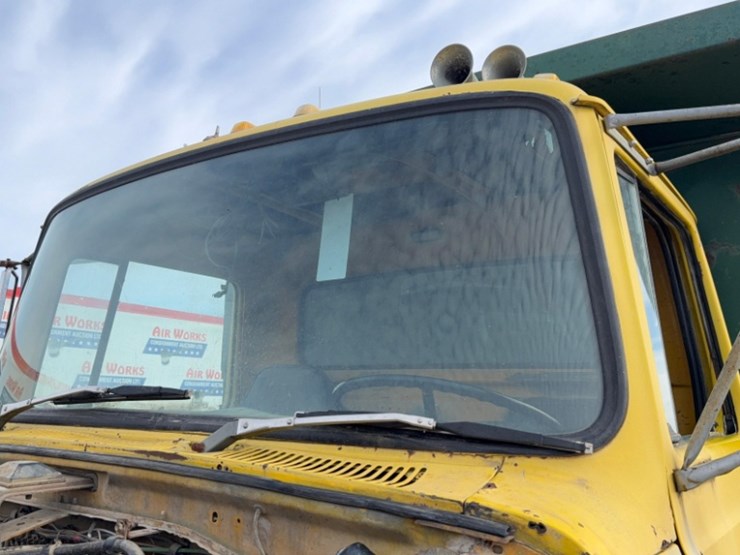 1987-ford-l8000-image-39