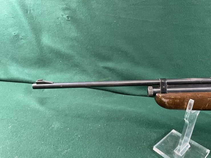 crosman-"400"-repeater-22cal-air-rifle-image-9