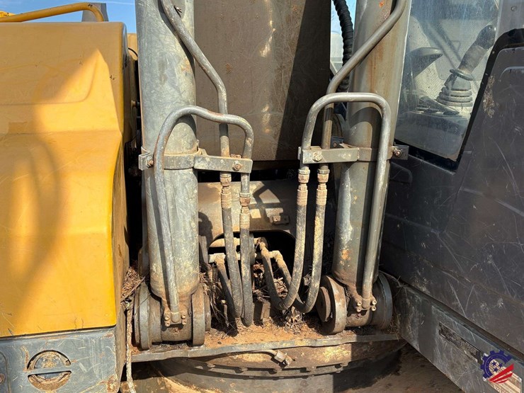 2012-volvo-ec140dl-image-26