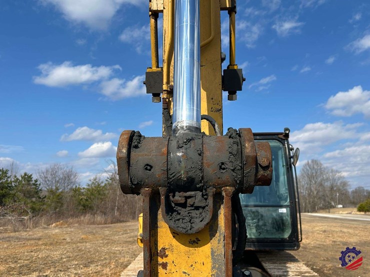 2017-caterpillar-318fl-image-33