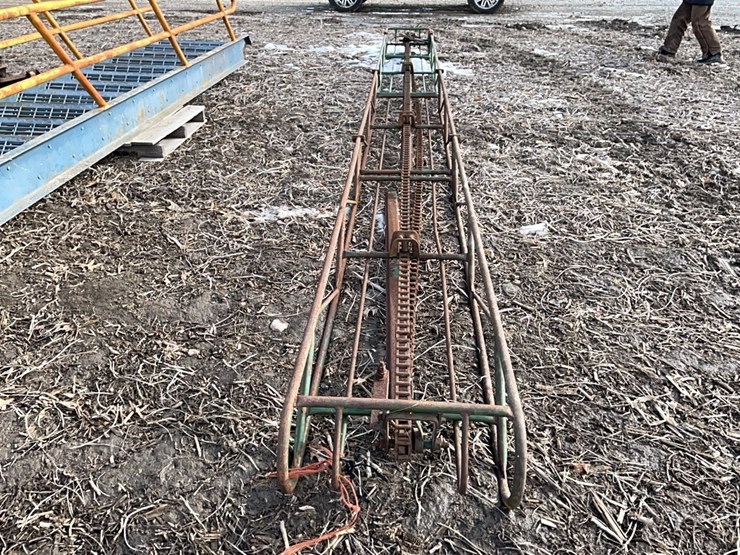 tag-#213,-22'-bale-o-vator-image-5