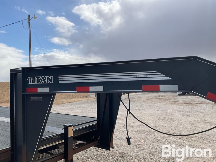 2001-titan-trailer-image-10