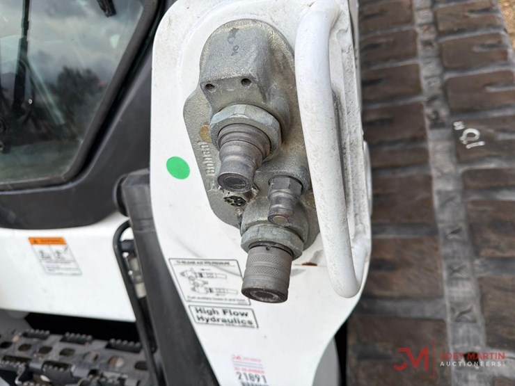 2015-bobcat-t770-image-11