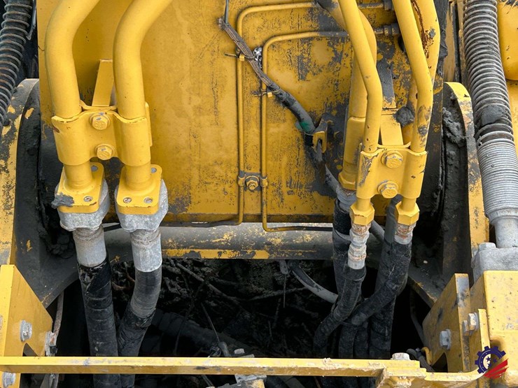 2017-caterpillar-318fl-image-104