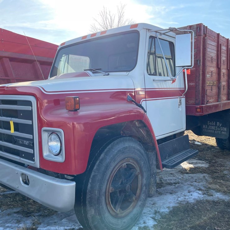 Tag #23, 1982 IH 1754 grain truck
