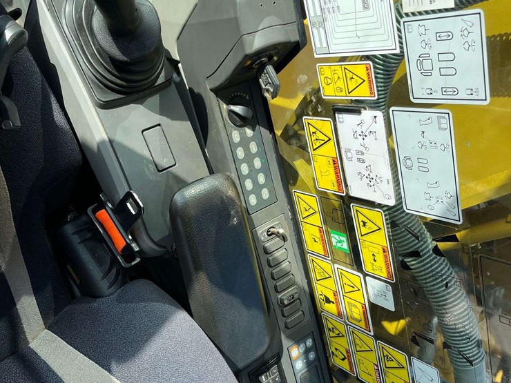 2018-caterpillar-326fl-image-109