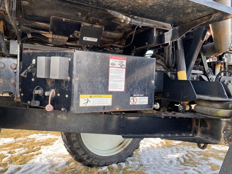 tag-#186,-2009-gvm-6215-self-propelled-sprayer-image-13