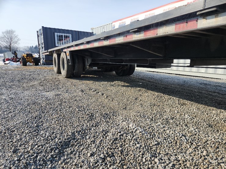 2023-ironbull-tilt-trailer-32'-gooseneck-w/-10'dovetail,-remote,-12,000#-winch-sn#088065-image-5