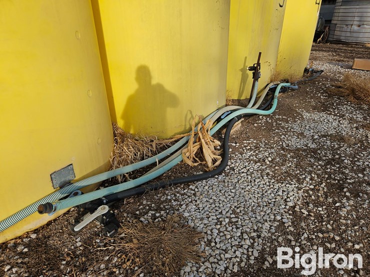 3000-gal-poly-liquid-holding-tanks-image-16