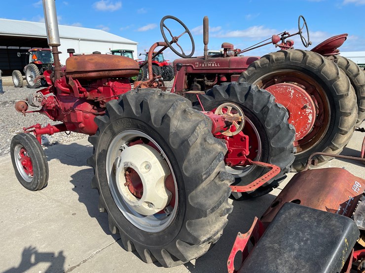 tag-#353,-farmall-130-tractor-image-9