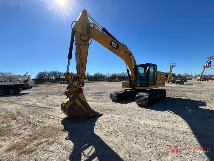 2019-caterpillar-320-image-3